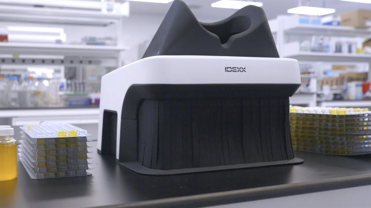 ユニセル180カプセル UV Viewer PLUS cabinet. Quickly read fluorescent results - IDEXX