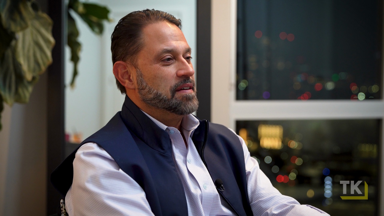 Andres Fabris, Traxo