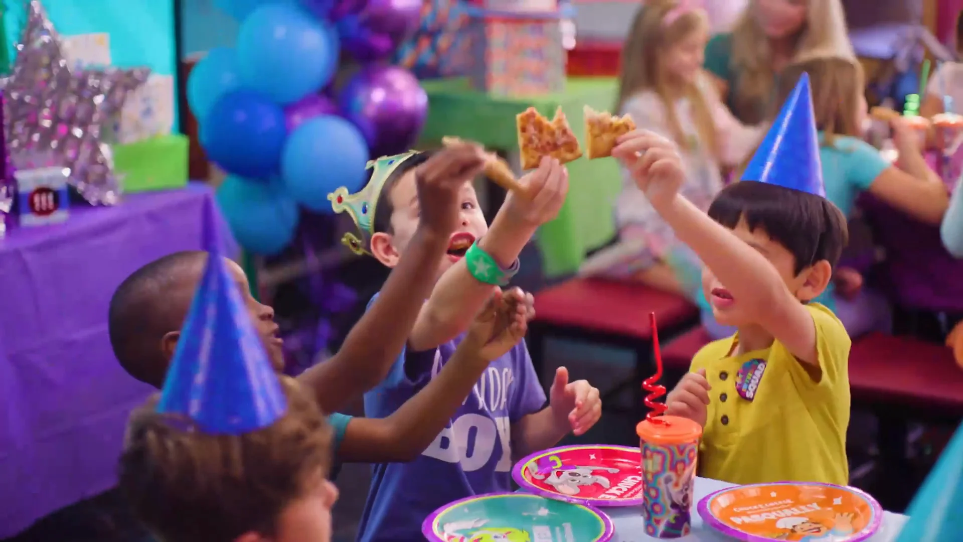 Chuck E. Cheese Green Bay, WI | Kids Birthday Parties, Pizza