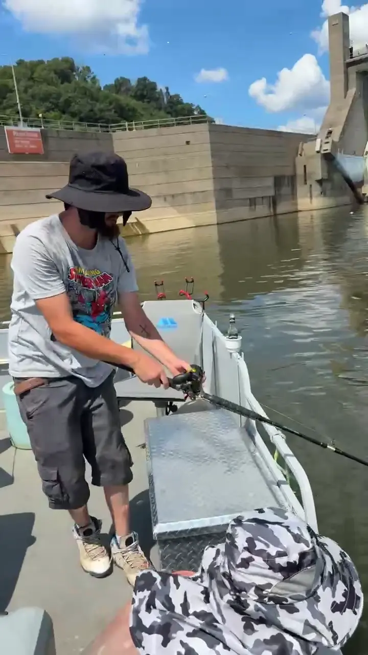 Business Card: Twin Eagles Catfish Charters