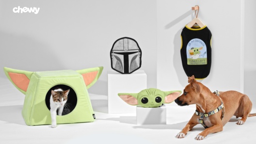 STAR WARS THE MANDALORIAN GROGU Silicone Dog & Cat Lick Mat, Green