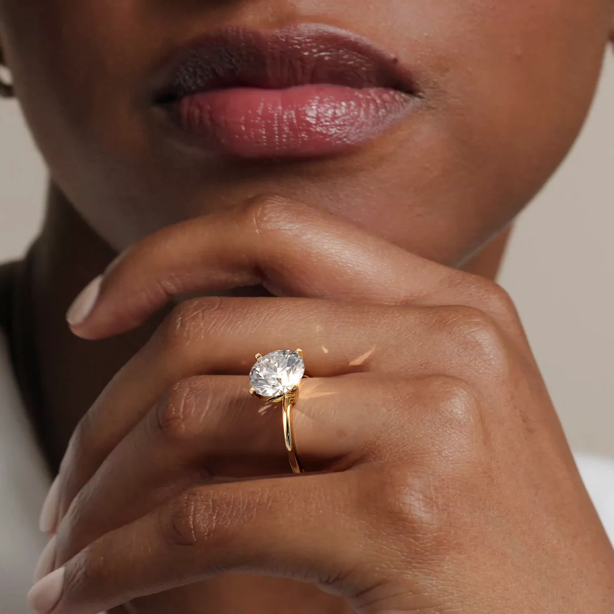 リングベル Four-Prong Comfort Fit 1.5mm Ring in 18K Yellow Gold | Brilliant Earth