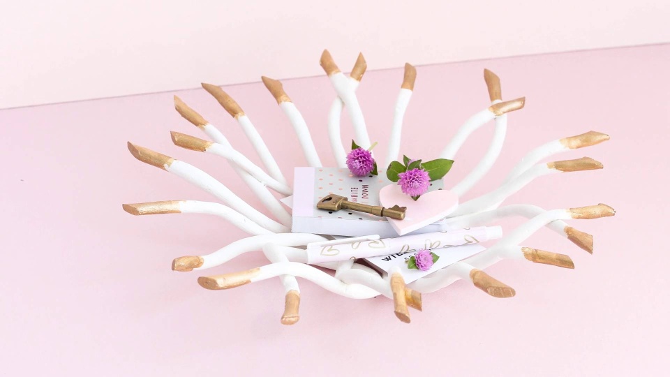 Habitat TV Video: How to make your own twig bowl
