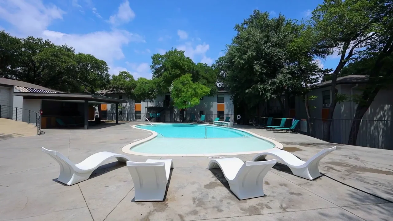 Spacious Apartment Near White Rock Lake | The Zeke