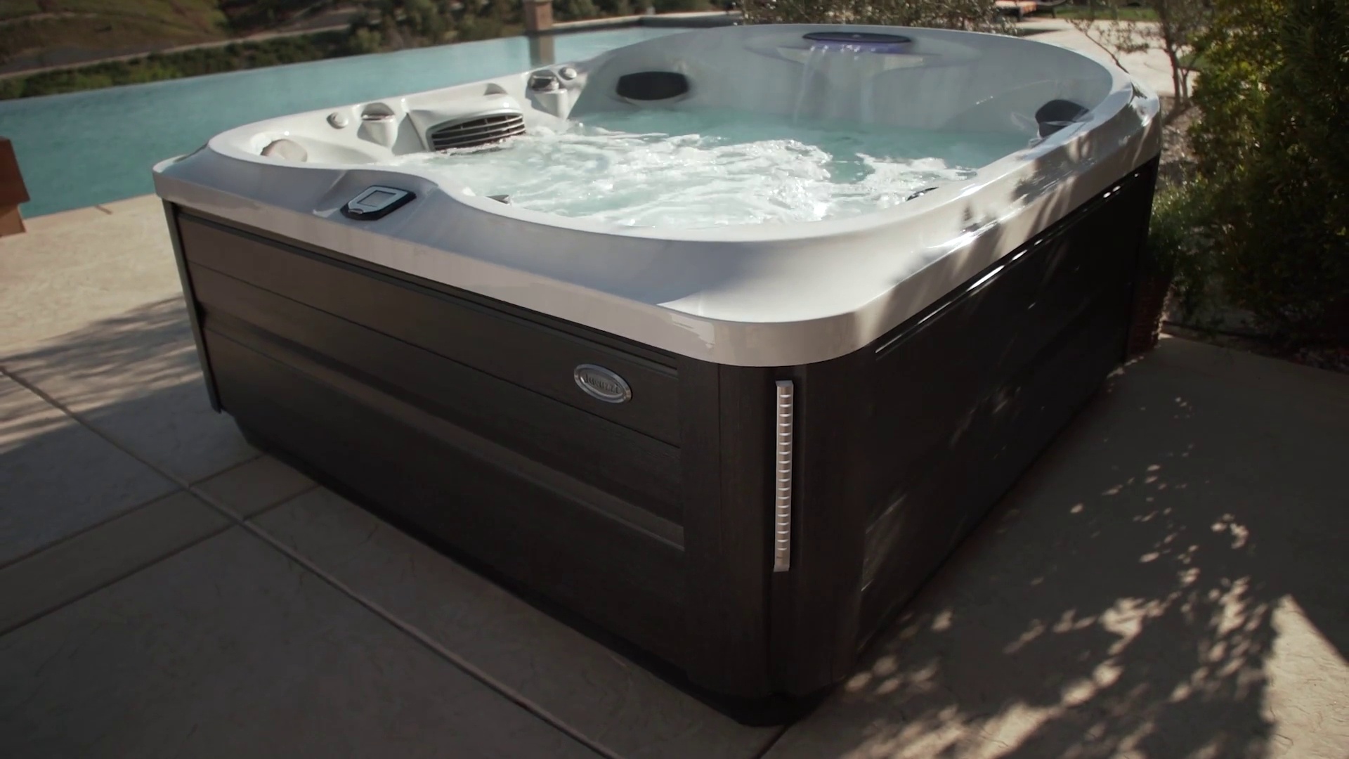 J-485™ DESIGNER HOT TUB WITH OPEN SEATING - Hot Tubs Reno – Buy