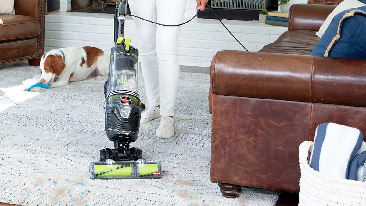 BISSELL Pet Hair Eraser Bagless Cylinder Pet Canister Vacuum in the  Canister Vacuums department at