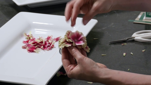 5 Tips for Working with Floral Glue 