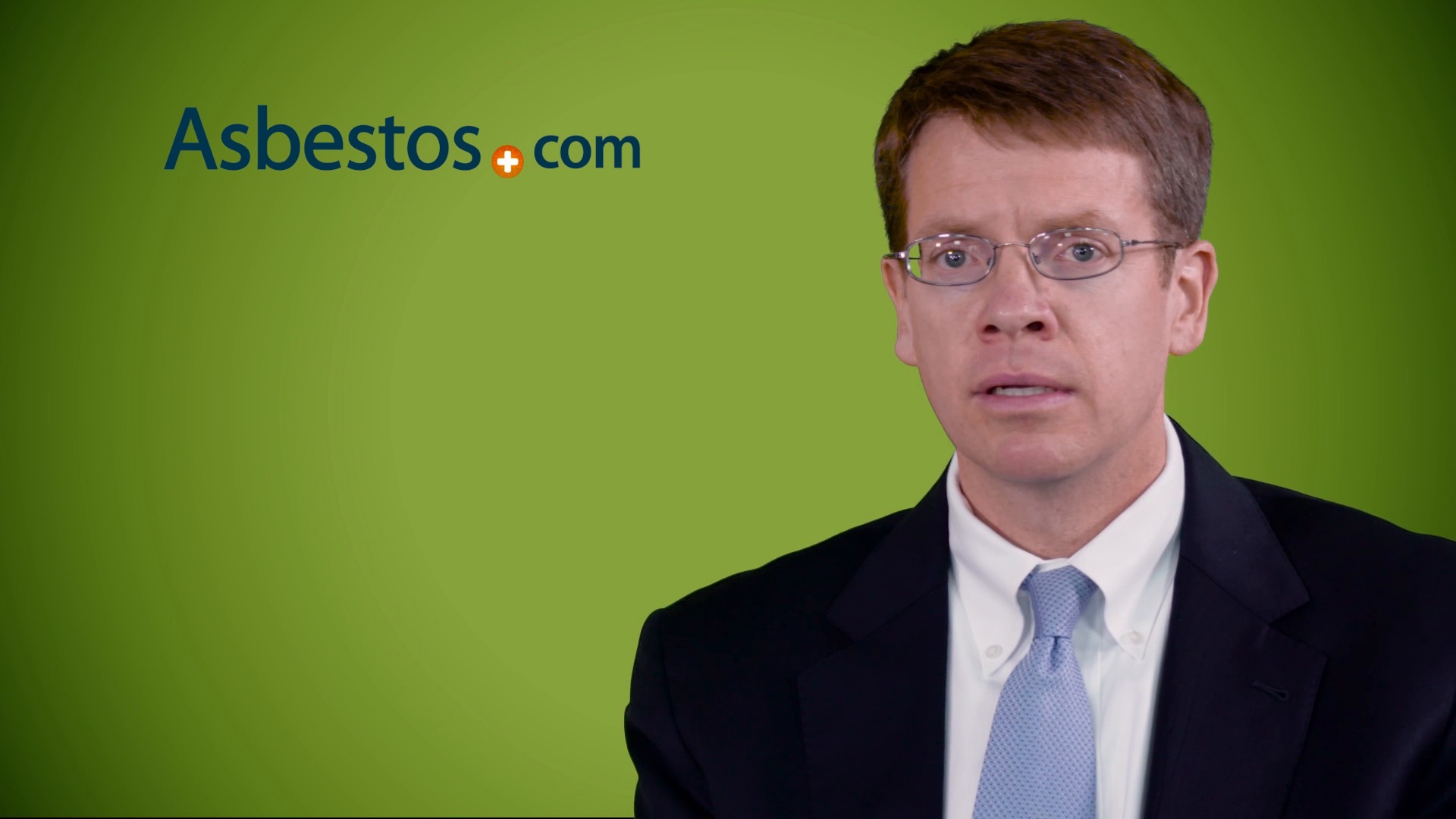 How does peritoneal mesothelioma differentiate from pleural mesothelioma?