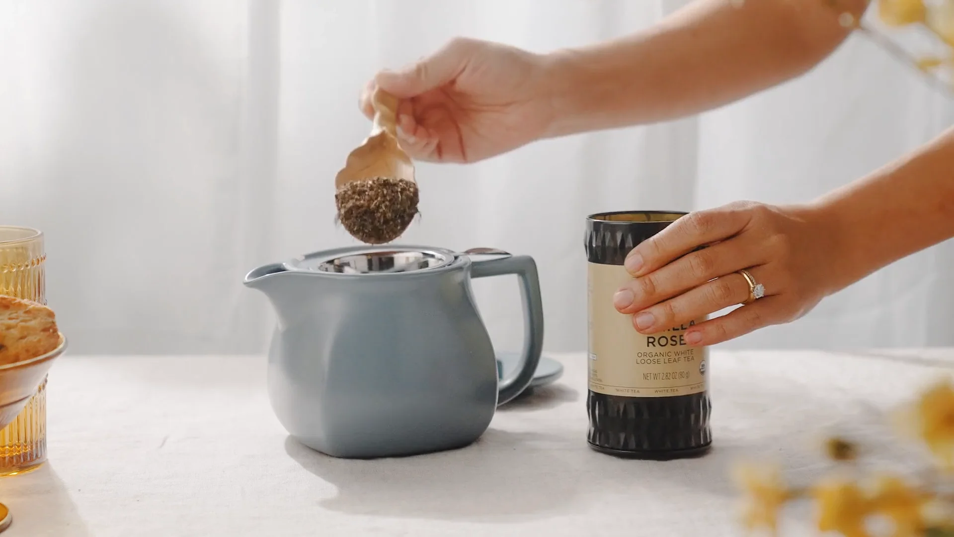 Video - How to use the Fiore Stone Blue Teapot and Steeping Cup