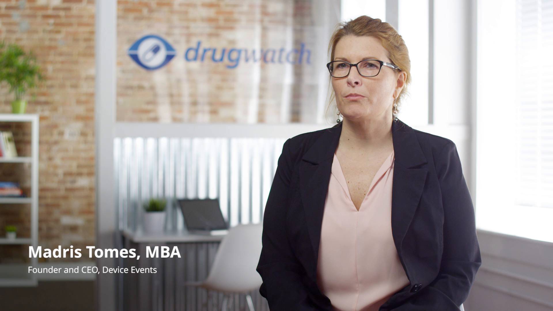 What adverse events have you seen associated with knee implants?