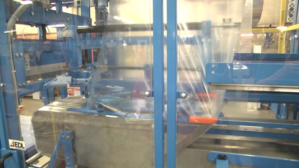 SV362 Side Feed Forming Shoe and Shrink Tunnel - wrapping stacks of egg crates (45666)