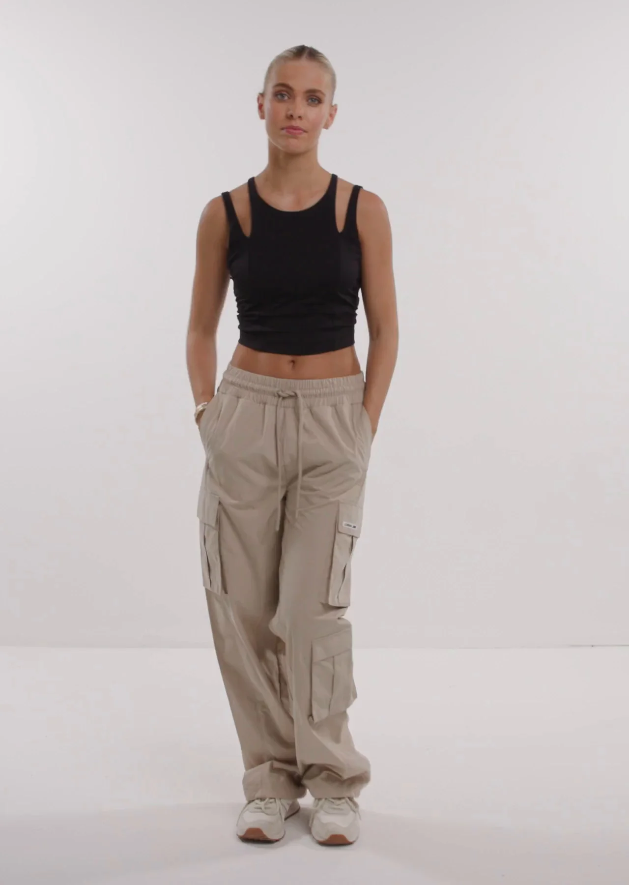 High-waist cargo trousers - Beige