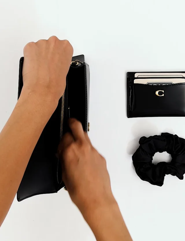 【COACH】送料無料/追跡有Evie Long Walletウォレットショルダー Amazon.com: Coach Women's Evie Long Wallet with Chain Bi