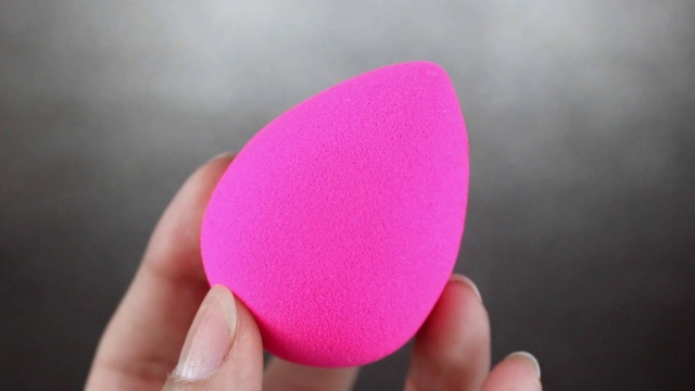 Black Contouring Makeup Sponge - 1pc