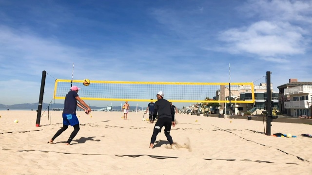 DO AC Pro Beach Volleyball qualifying round results from Friday