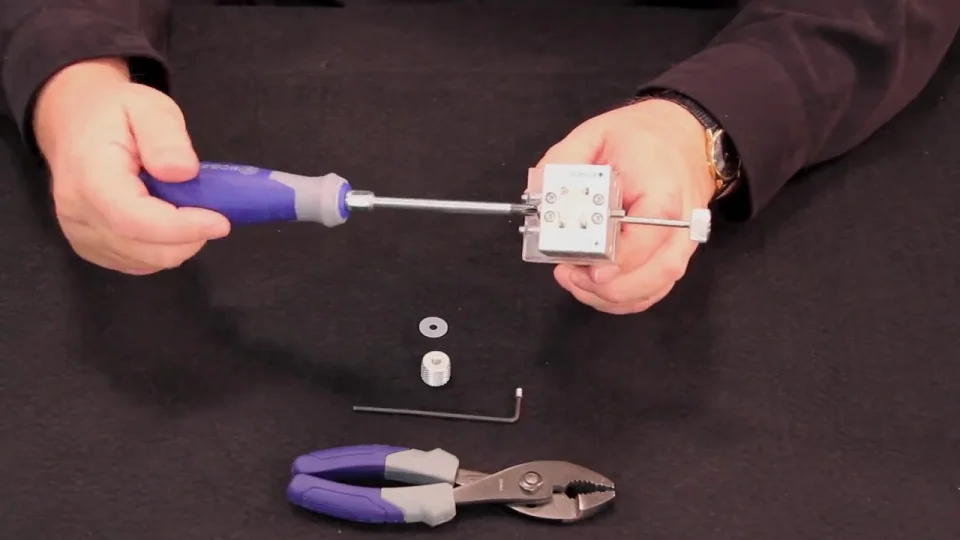 LI-6400/XT | Video: Installing the Flow Adjustment Knob on the LI