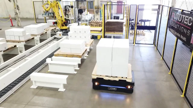 Robotic Warehouse Palletizing with AMR