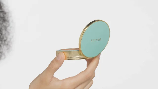 グッチパウダーブロンザー Gucci Poudre De Beauté Éclat Soleil Bronzing Powder - Gucci