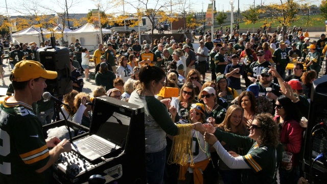 At Lot 1 at Lambeau tailgate, Packers fans take partying seriously