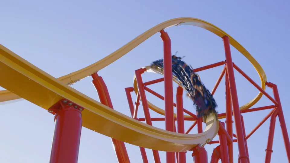 Six Flags Magic Mountain Wonder Woman Flight of Courage beast boy teen  titan turbo spin - MiceChat