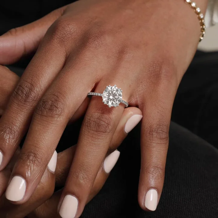 18K White Gold Luxe Kalina Hidden Halo Diamond Ring