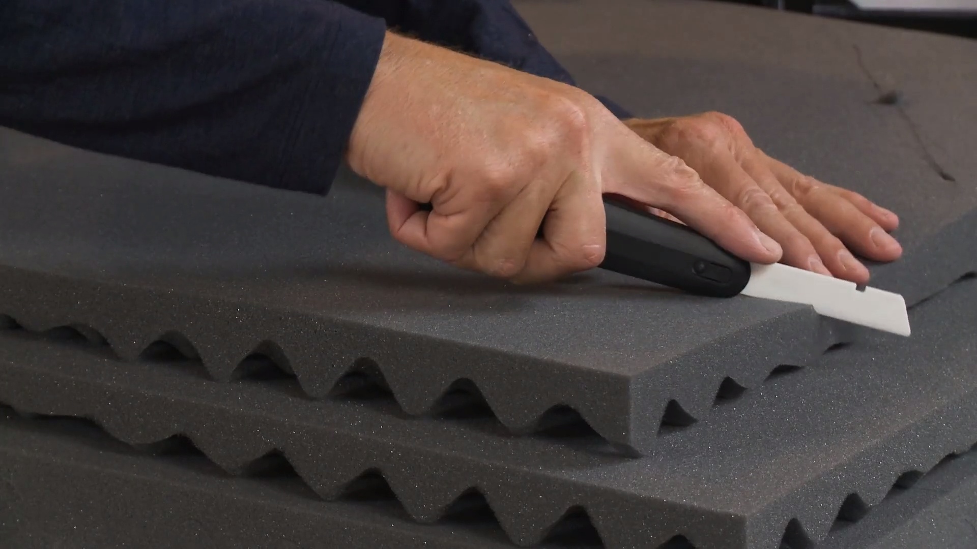 cutting memory foam with electric knife