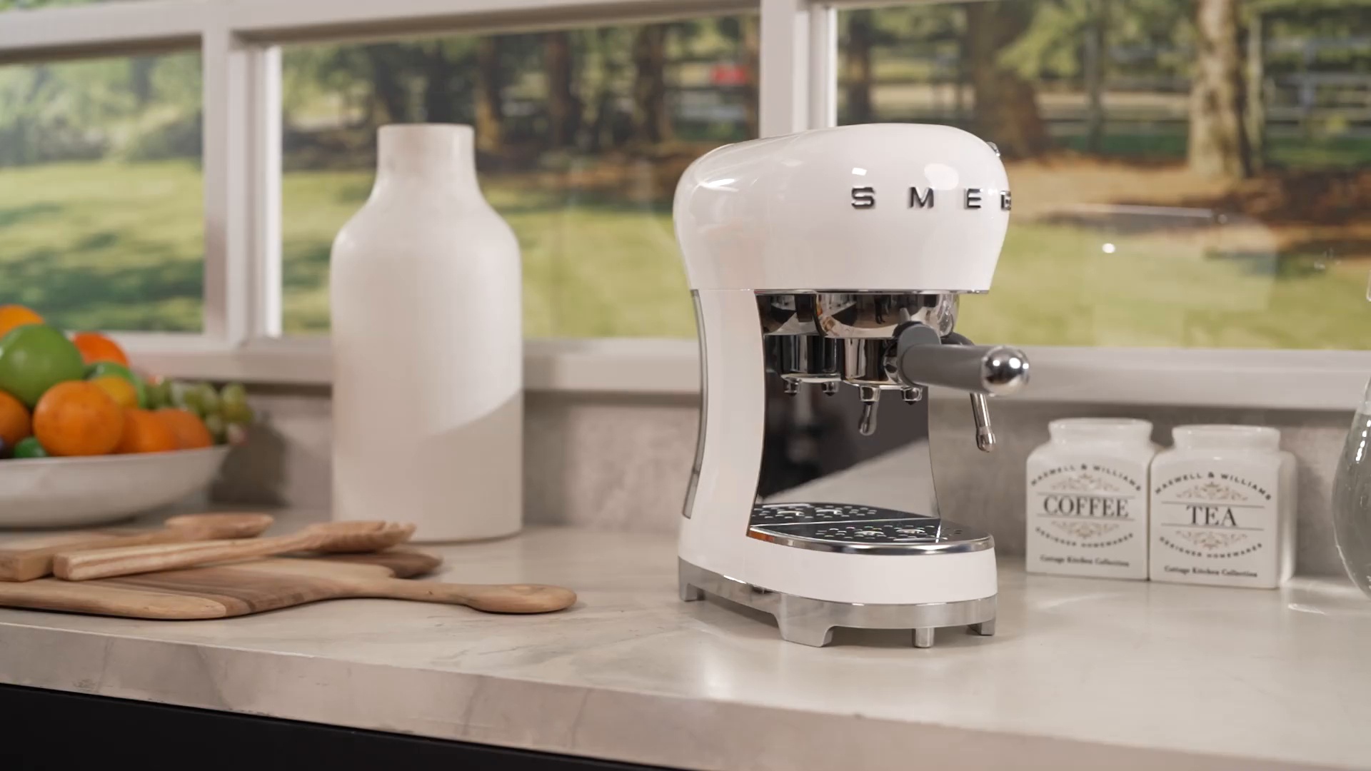 Smeg '50's Style' Coffee Machine with Built in Grinder - White