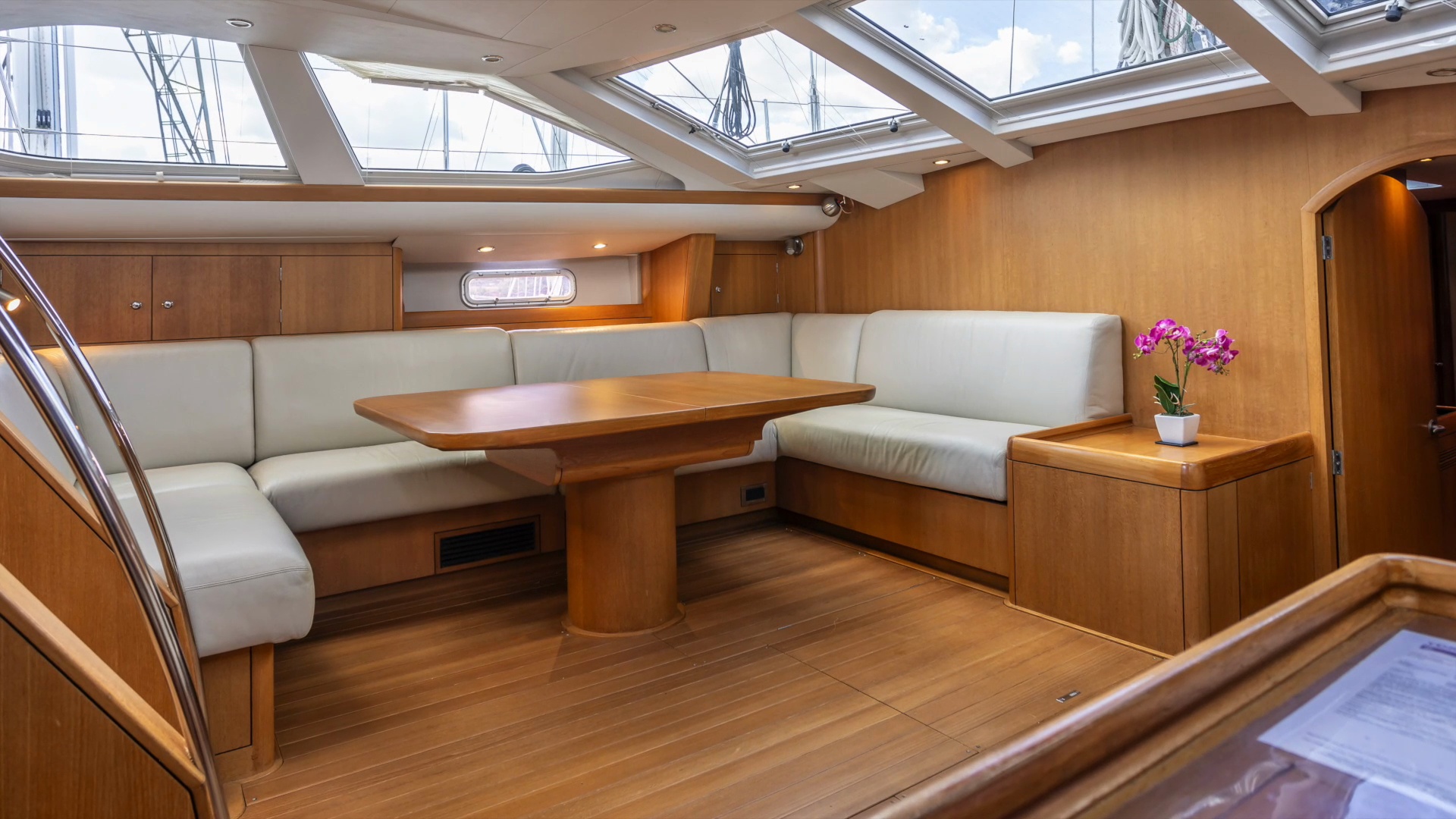 Oyster Brokerage - Koluka Video