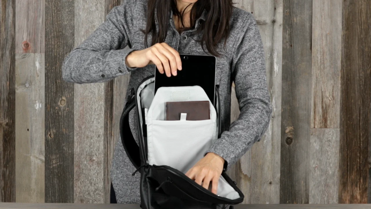 Osprey Archeon 7-Liter Sling Pack | Nordstrom Osprey Archeon 7-Liter Sling Pack | Nordstrom