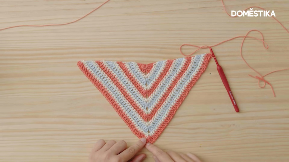 Crochet Tutorial: crochet a bandana for yourself or your pet