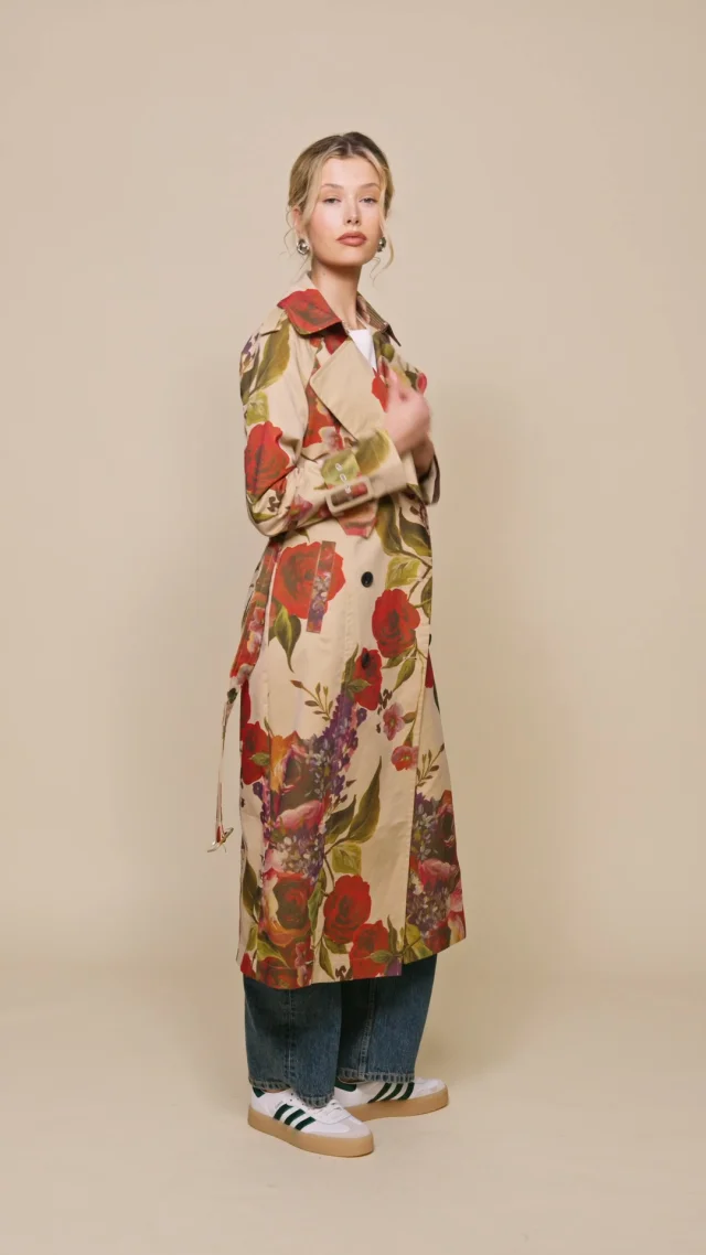 MELTON INKJET ROSE PHOTO BIGCHESTER COAT Whether it's dressed up