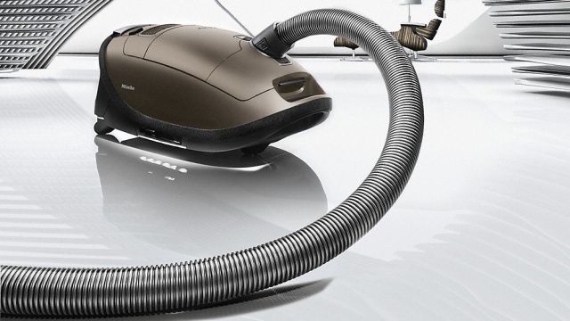 Miele Complete C3 Cat and Dog Canister Vacuum Cleaner + SEB-228
