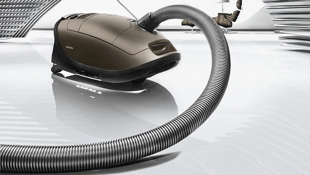 Miele Complete C3 Brilliant Canister Vacuum | Sylvane | Bodenstaubsauger
