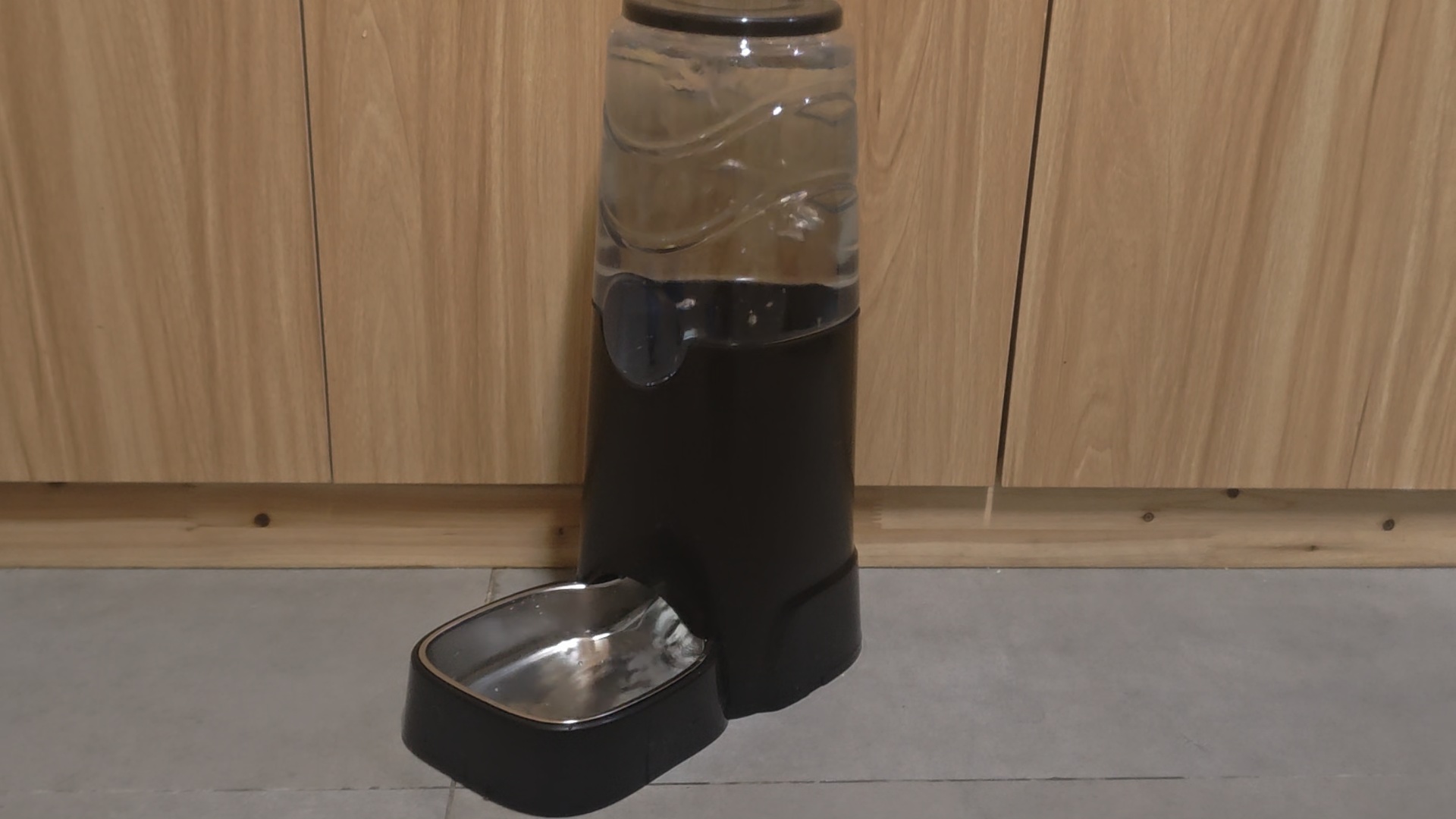 MODIGN Gravity Refill Pet Waterer, Black, 2.1-gal - Chewy.com