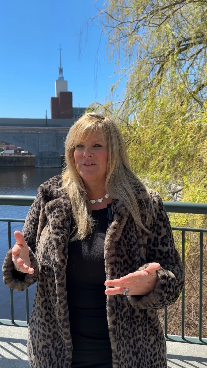 Group Coordinator Linda