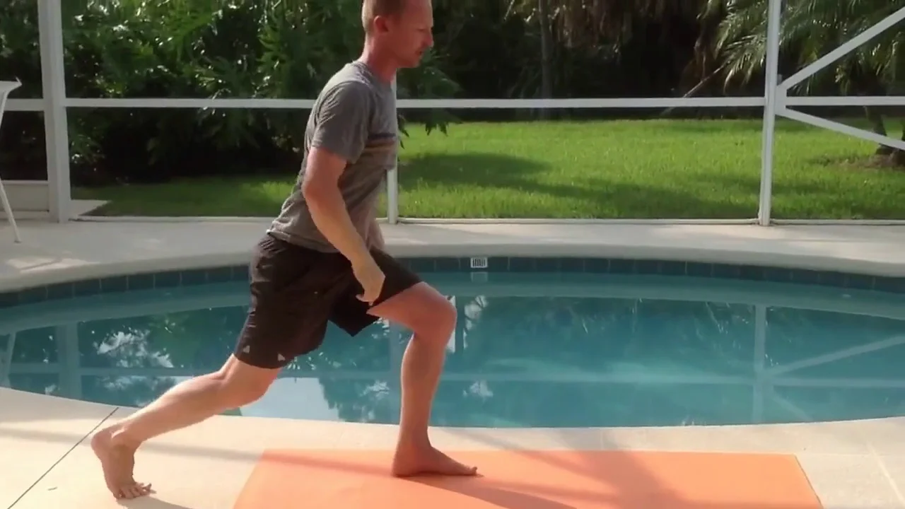 Bodyweight Lunge: Video Exercise Guide & Tips