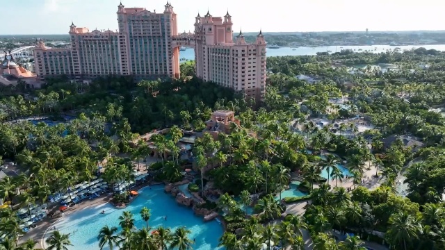 Tour the Atlantis Paradise Island Resort