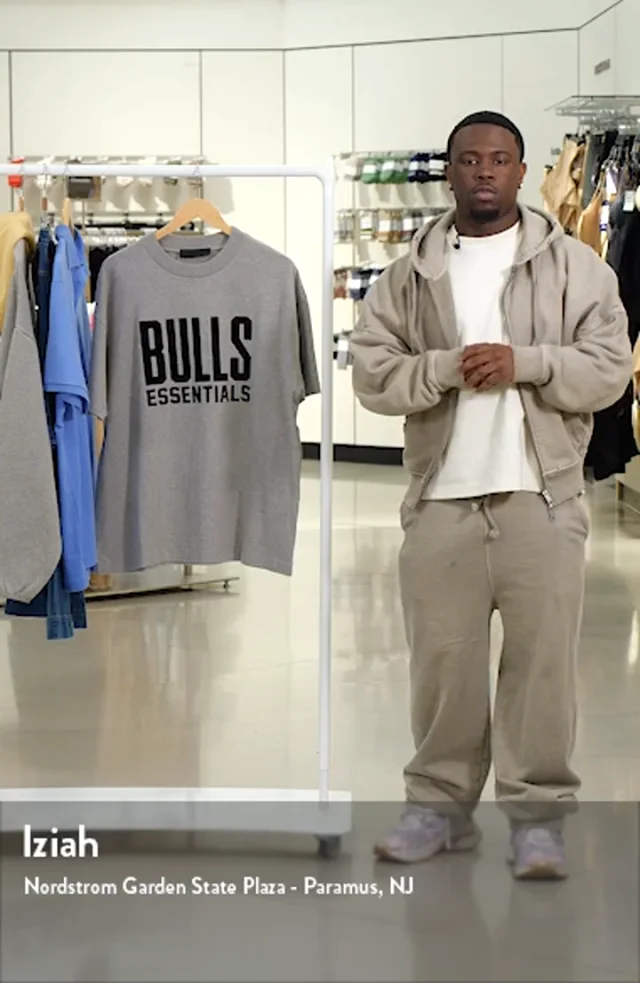 新品未使用 FEAR OF GOD ESSENTIALS x BULLS Tee Chicago Bulls Fear of God Unisex NBA x ESSENTIALS T-Shirt