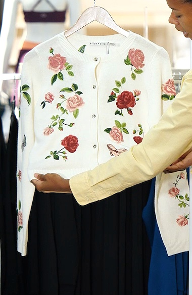 【Rin】美品 alice+olivia お花 刺繍 カーディガンXS ALICE + OLIVIA Dollie Embroidered Cardigan | Neiman Marcus